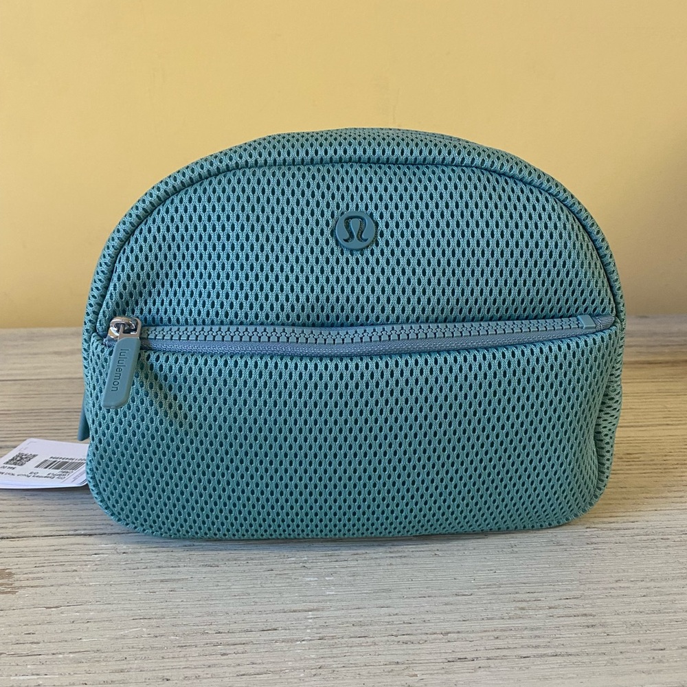Lululemon City Essentials Mesh Pouch